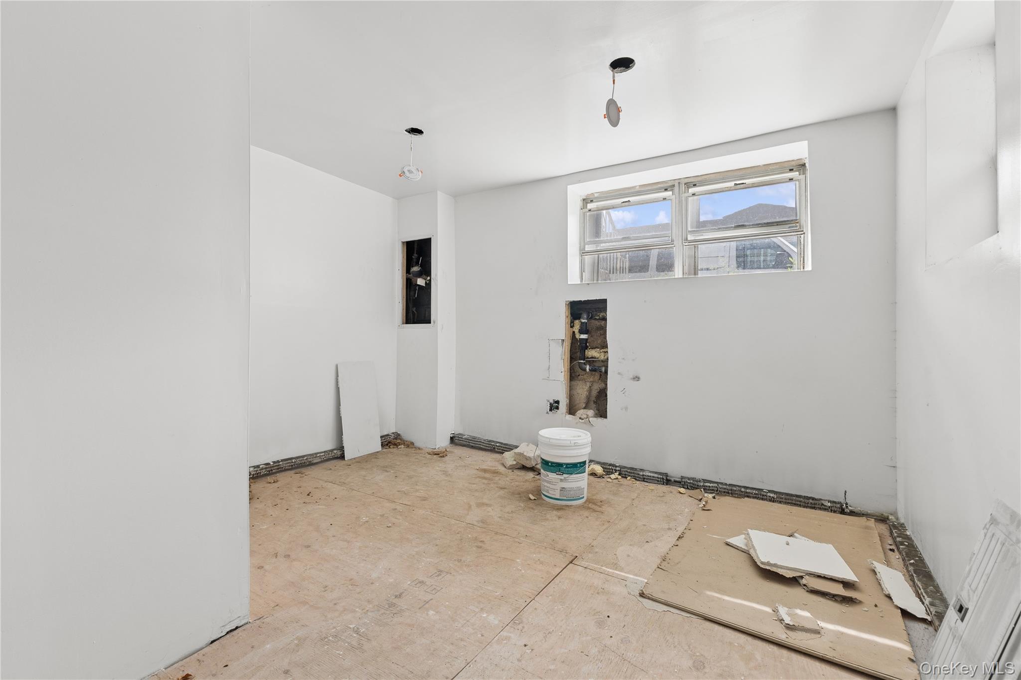 1639 E 55th Street Property Photo 4
