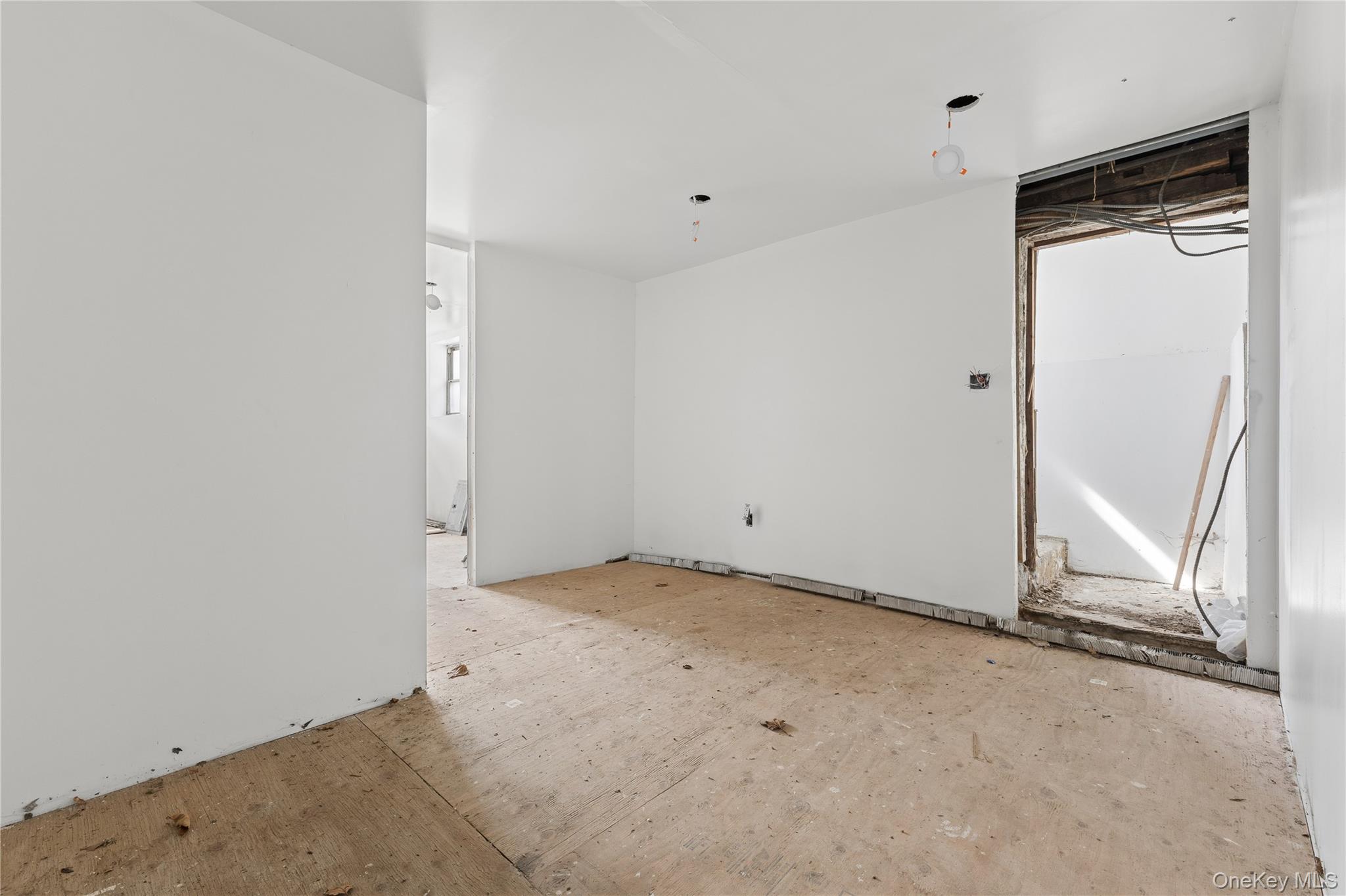 1639 E 55th Street Property Photo 8