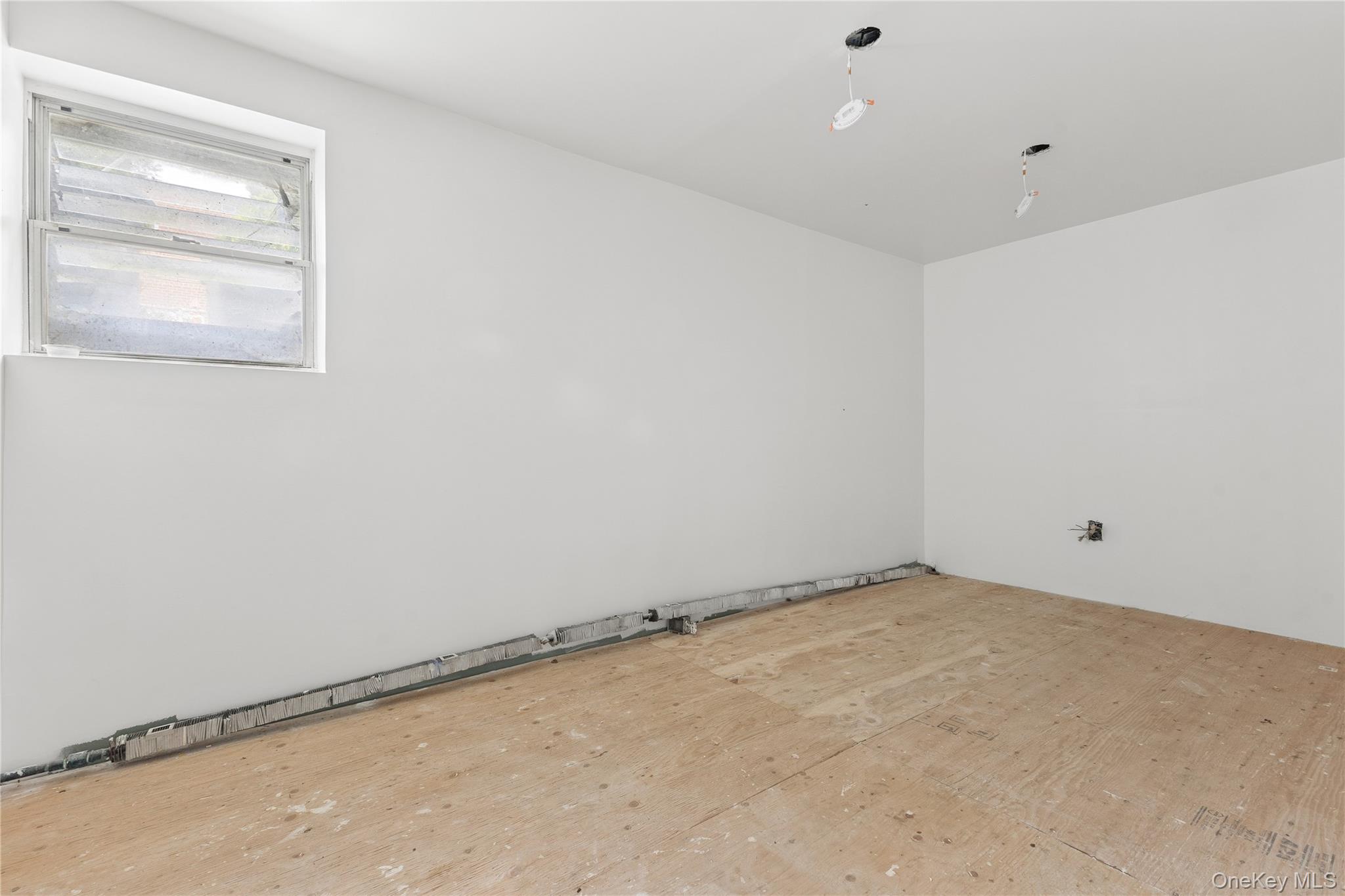 1639 E 55th Street Property Photo 10