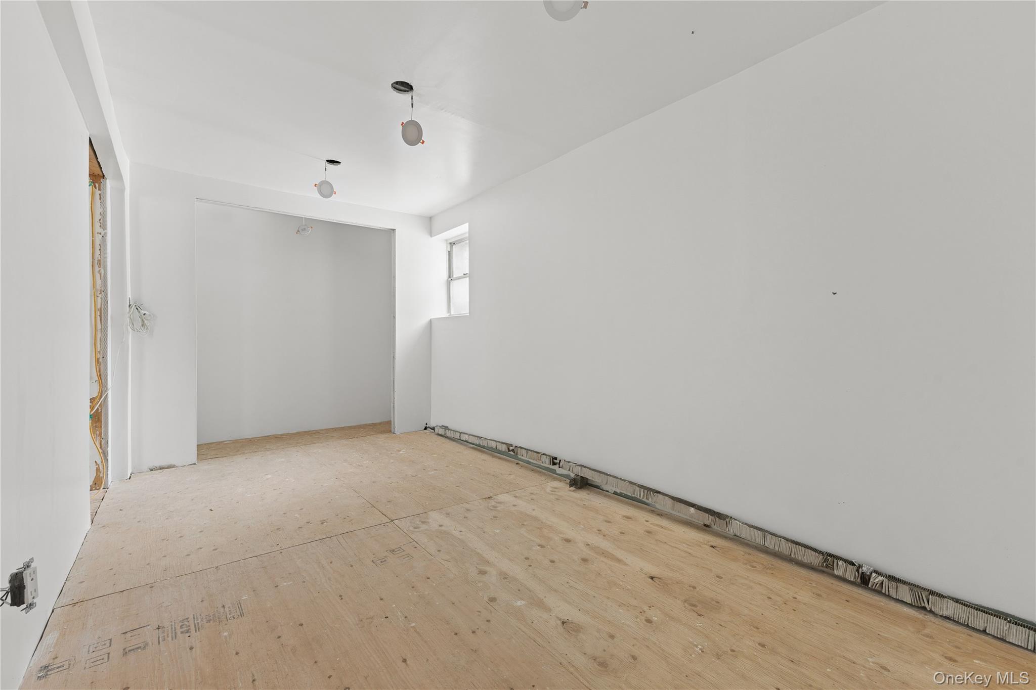 1639 E 55th Street Property Photo 11