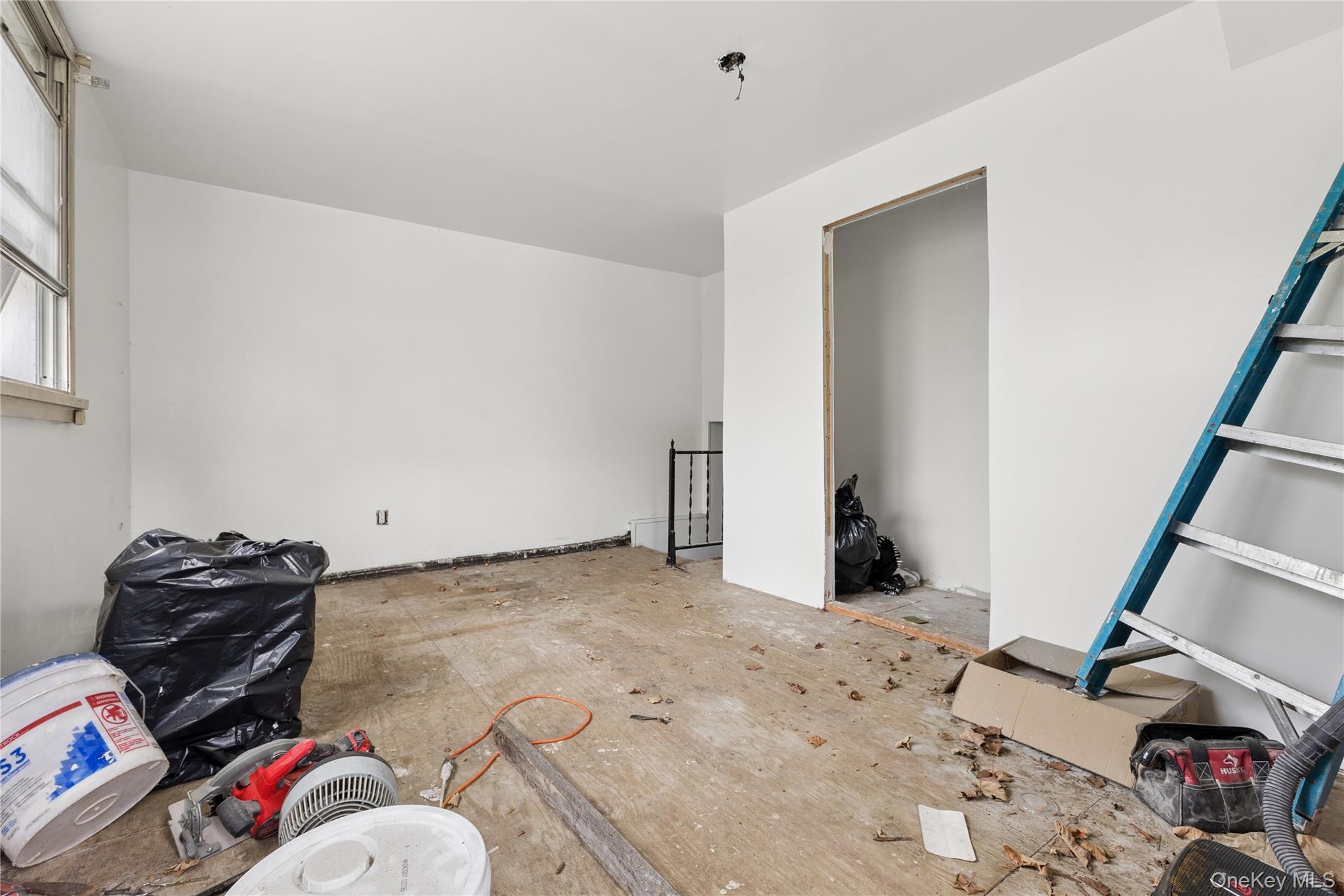 1639 E 55th Street Property Photo 16