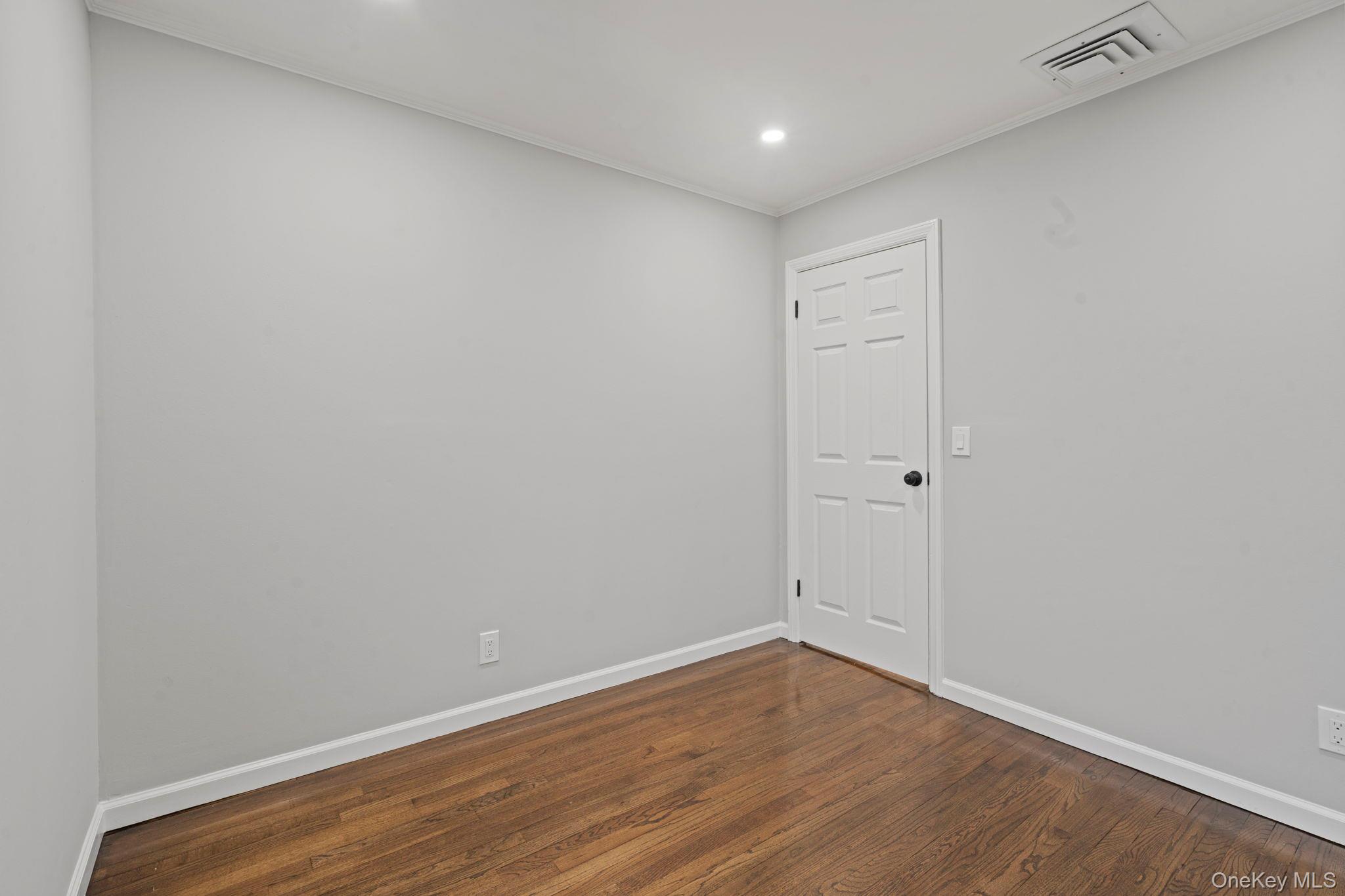 2386 Hampton Avenue Property Photo 25