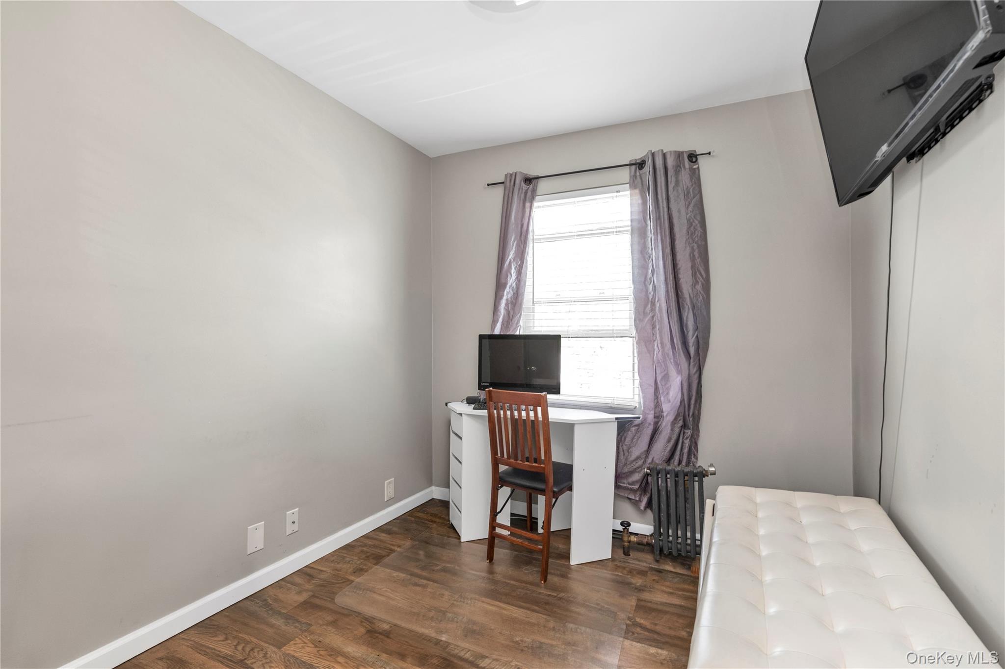 21208 Murdock Avenue Property Photo 12