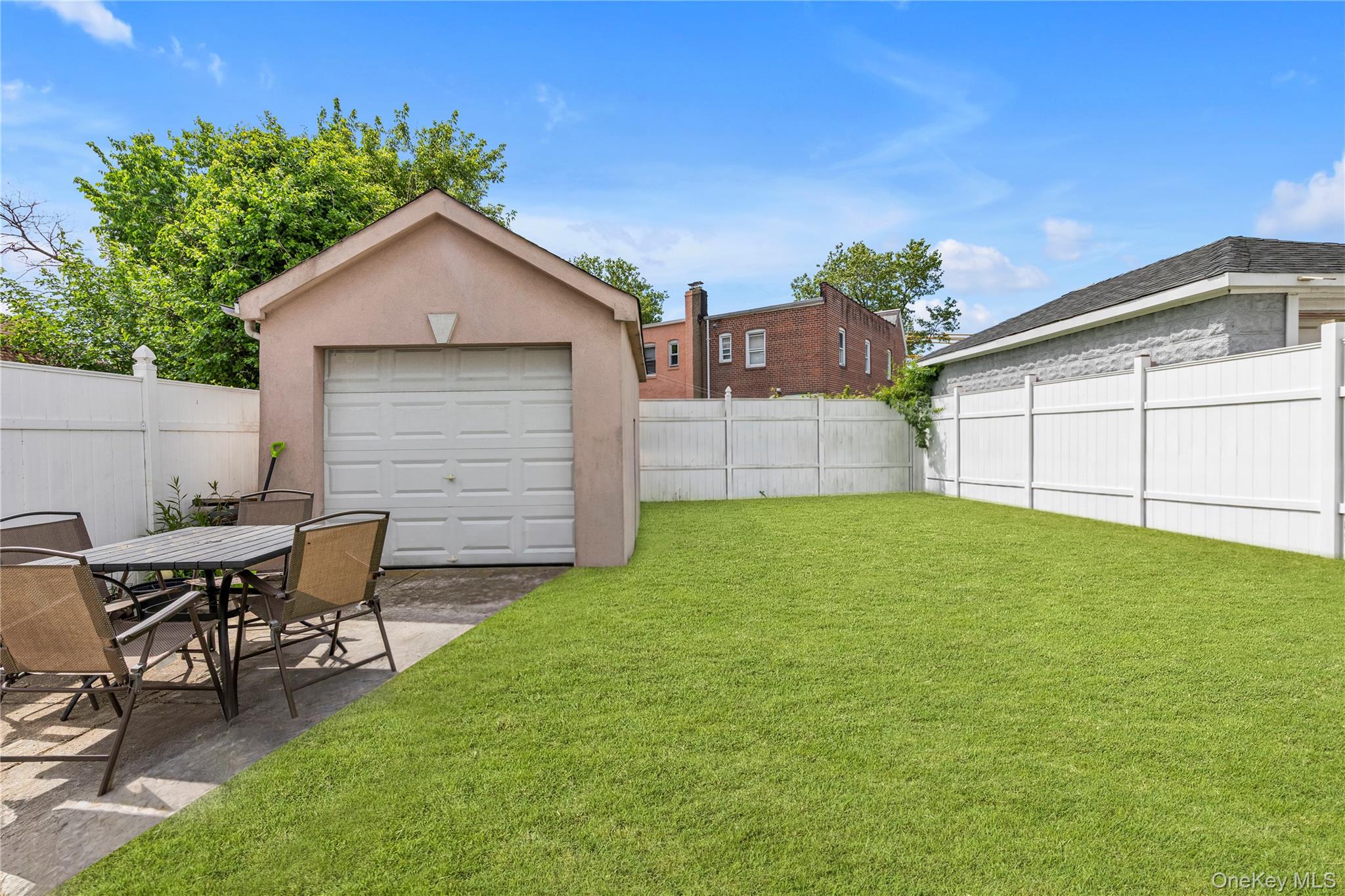 21208 Murdock Avenue Property Photo 15