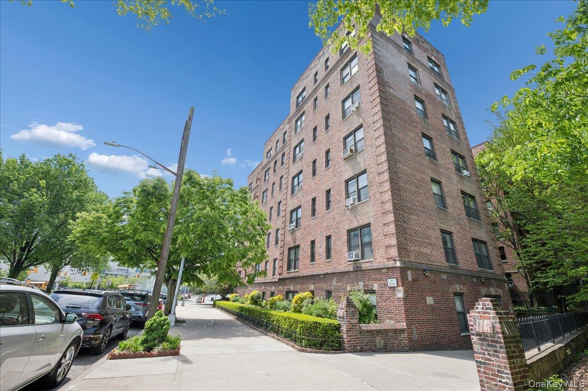 3015 Riverdale Avenue 5B Property Photo 1