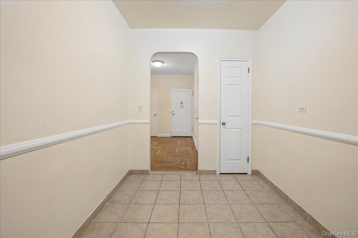 3015 Riverdale Avenue 5b Property Photo 9