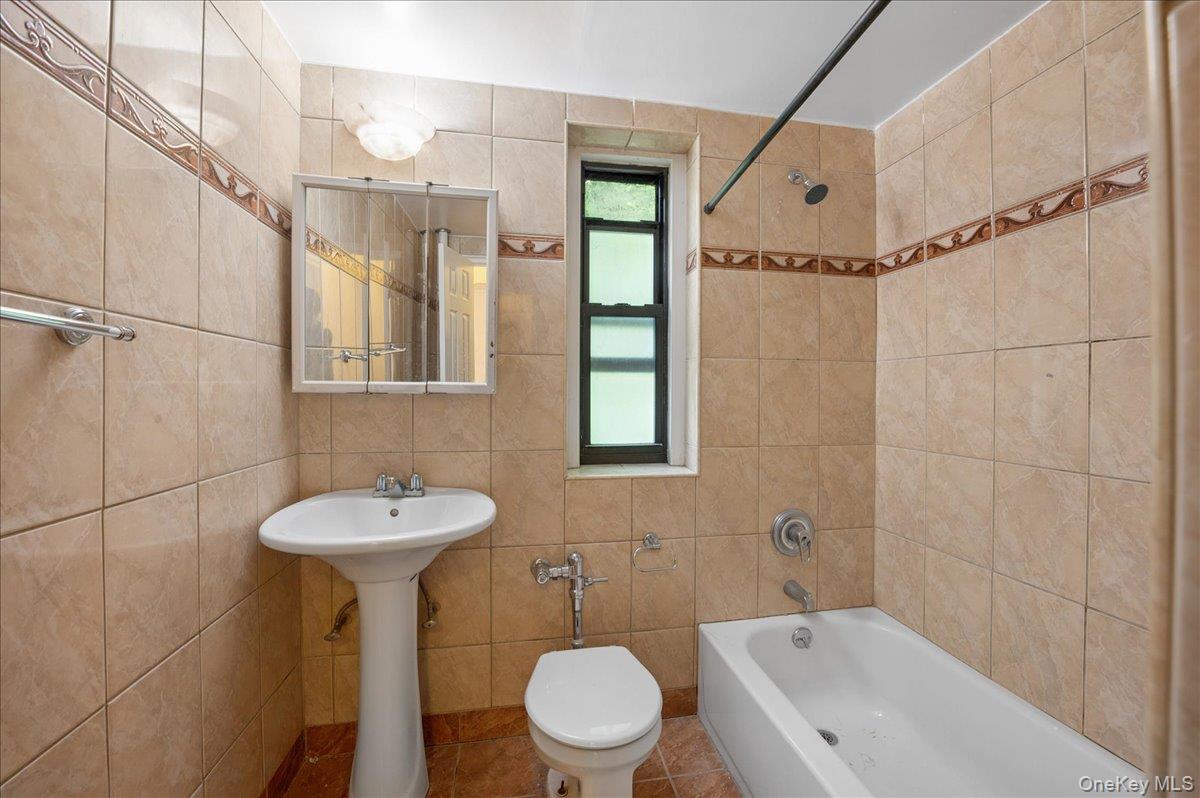 3015 Riverdale Avenue 5b Property Photo 16