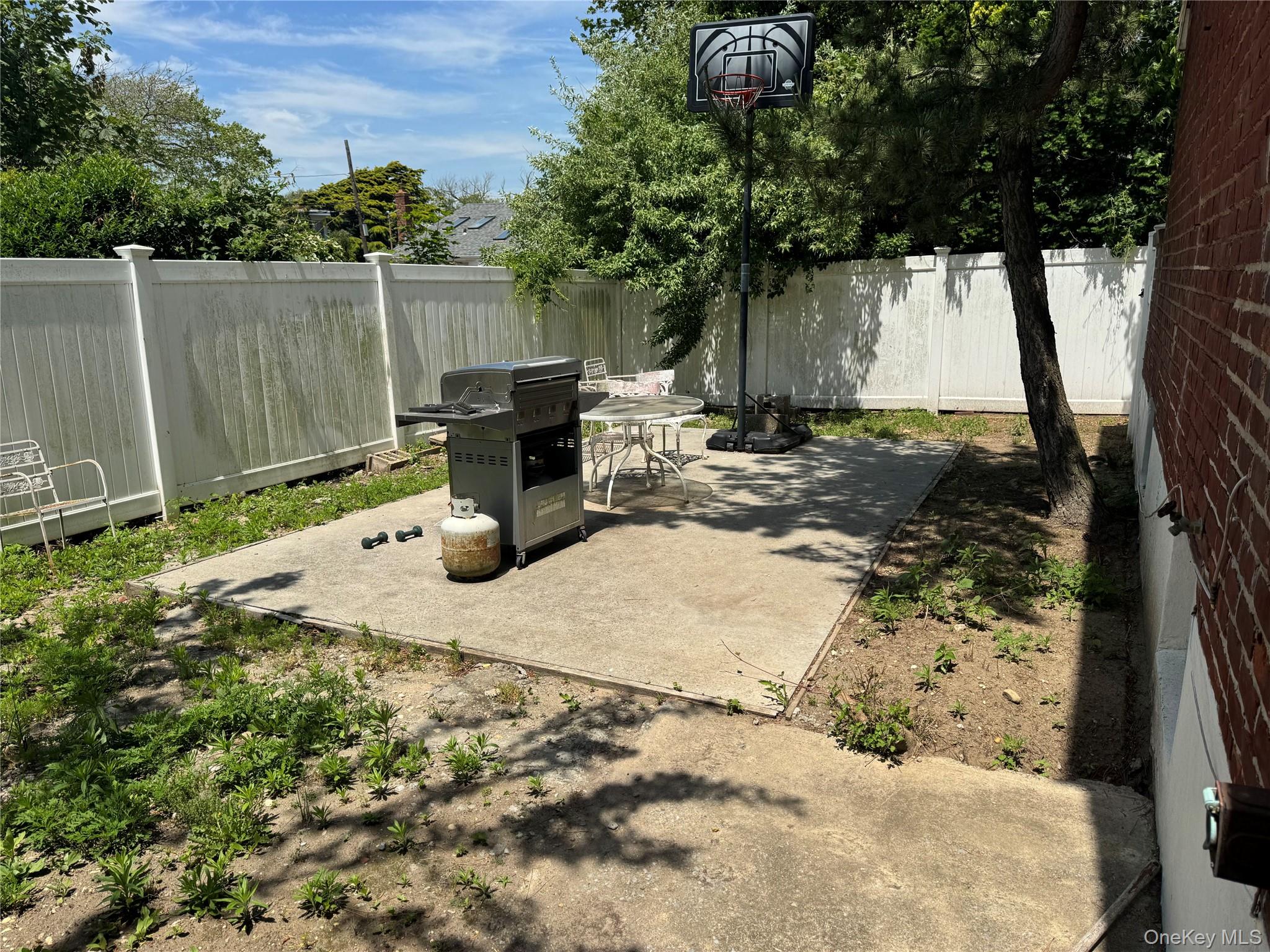 123 Genesee Boulevard Property Photo 3