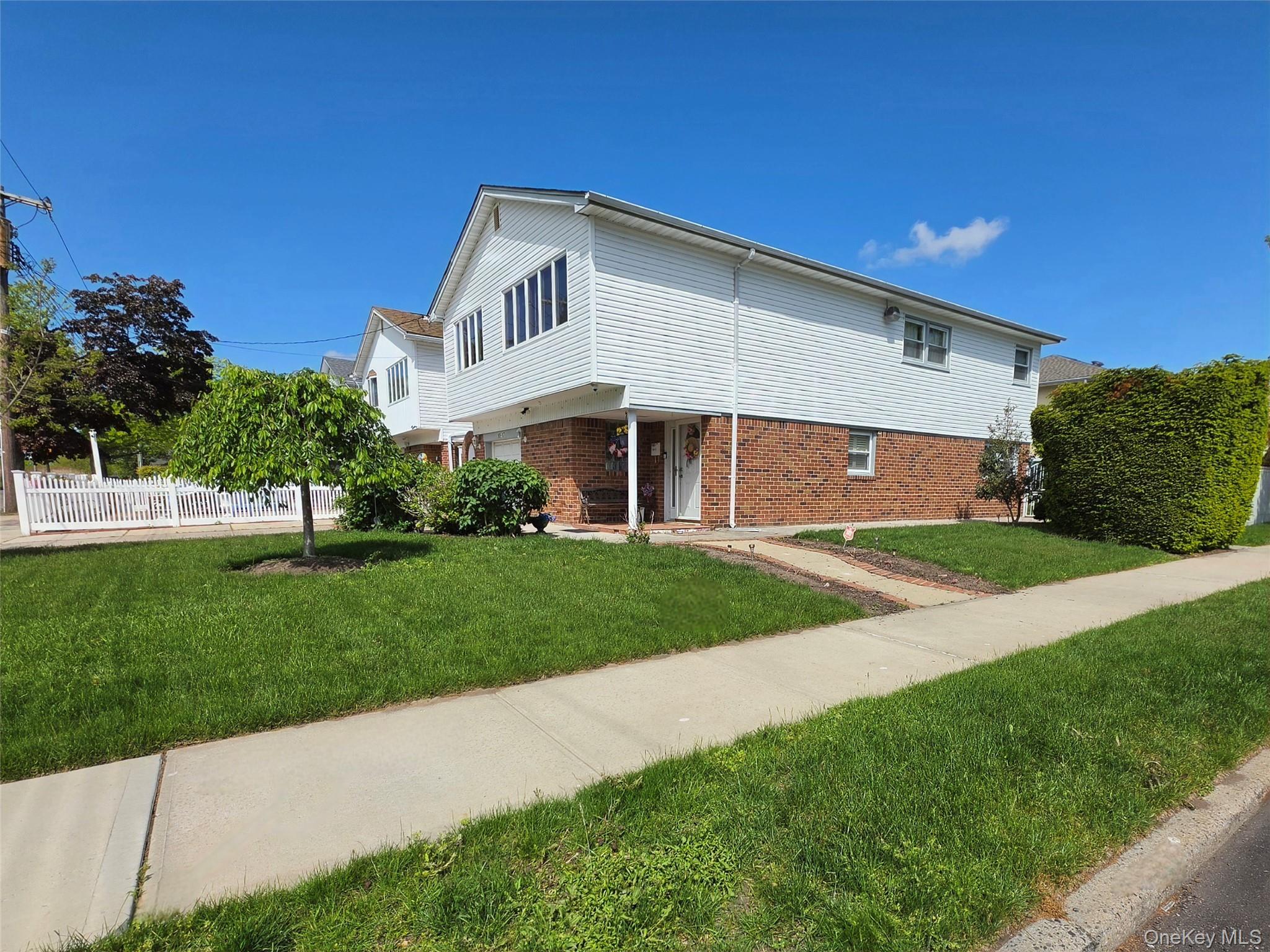90-17 165th Avenue