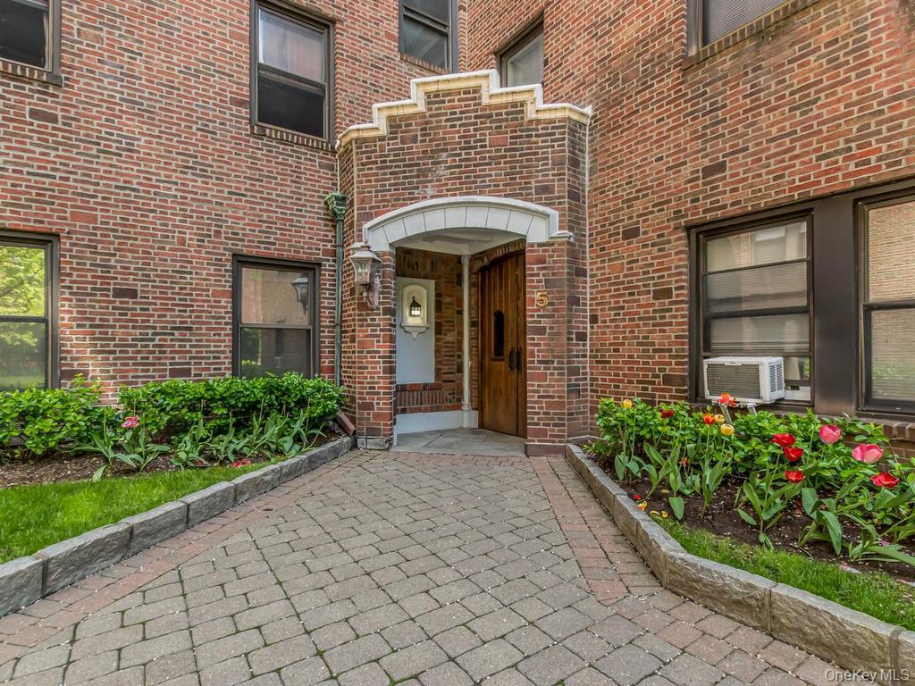 5 Franklin Avenue 1p Property Photo 11