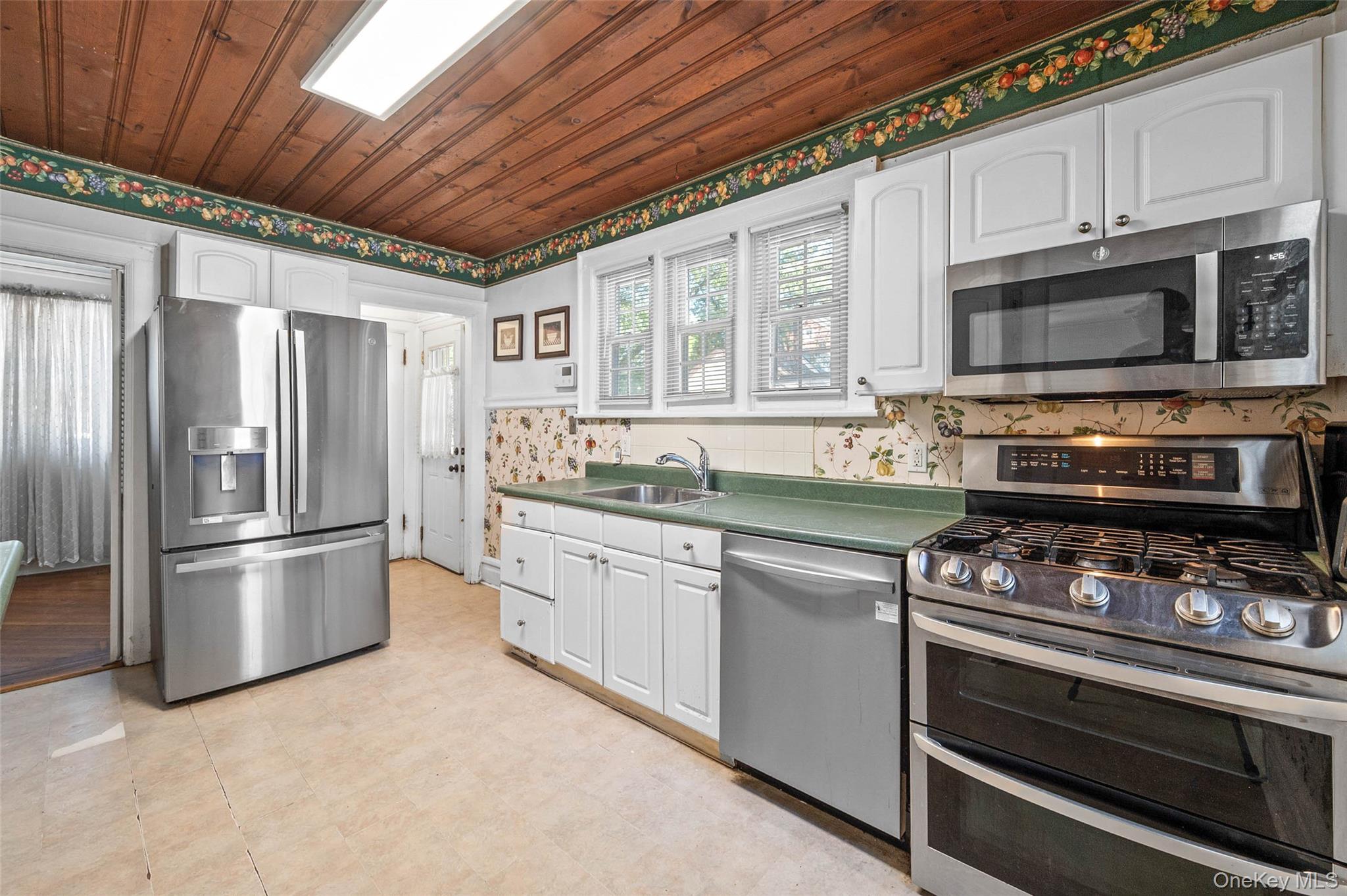 15 Maine Avenue Property Photo 8