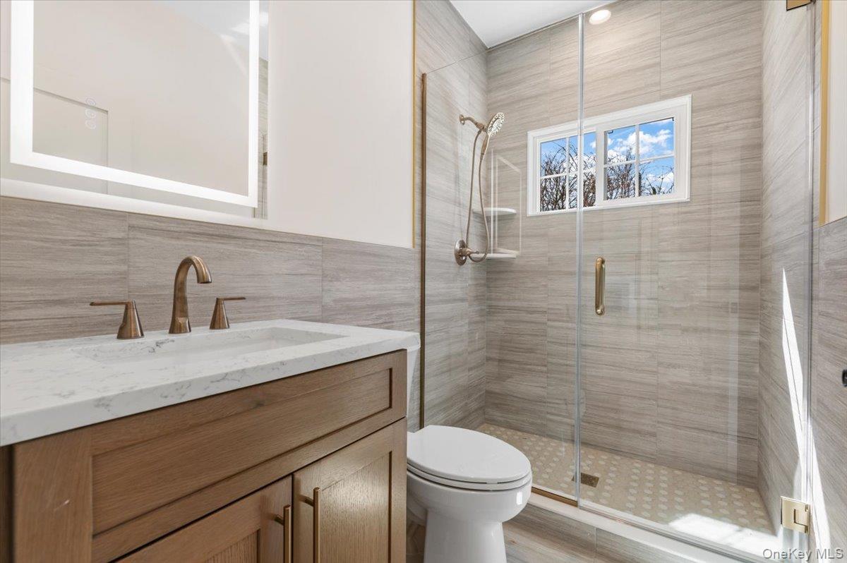 10 Lee Place Property Photo 22