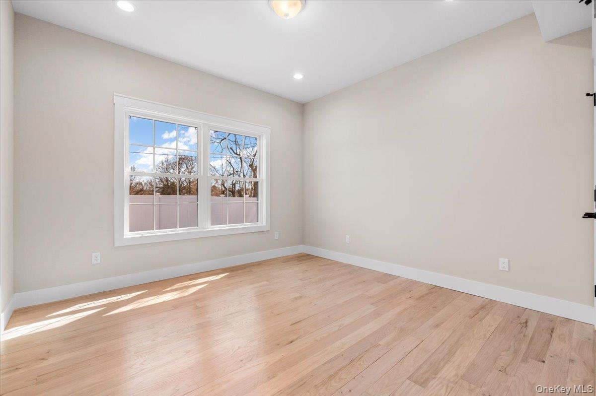 10 Lee Place Property Photo 23