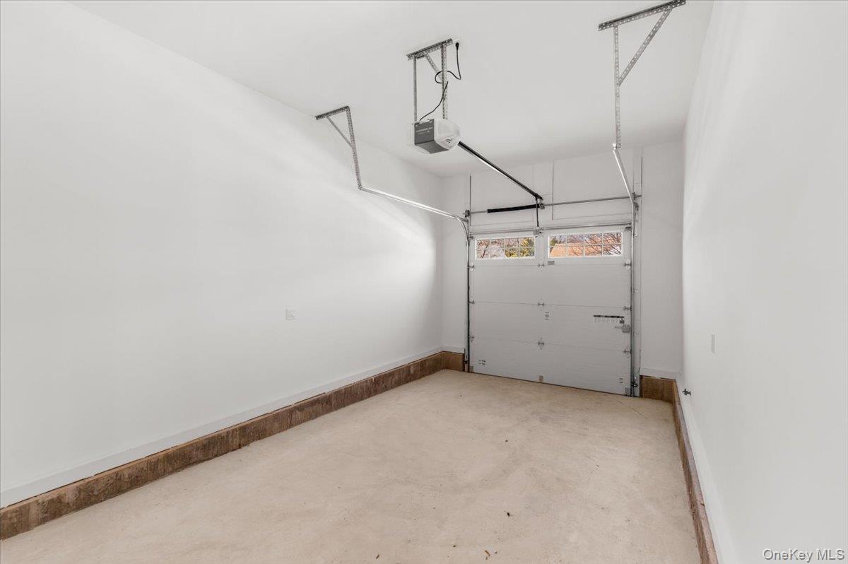 10 Lee Place Property Photo 24