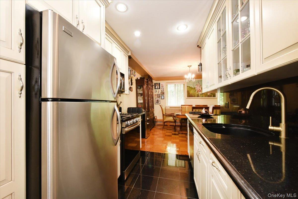 320 East Shore Road 15a Property Photo 17