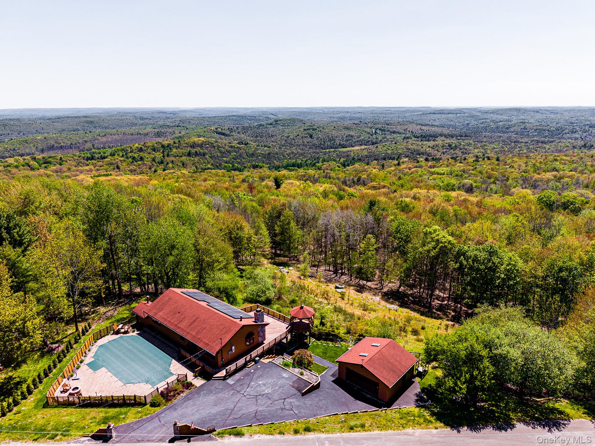 203 Skyline Drive Property Photo 1
