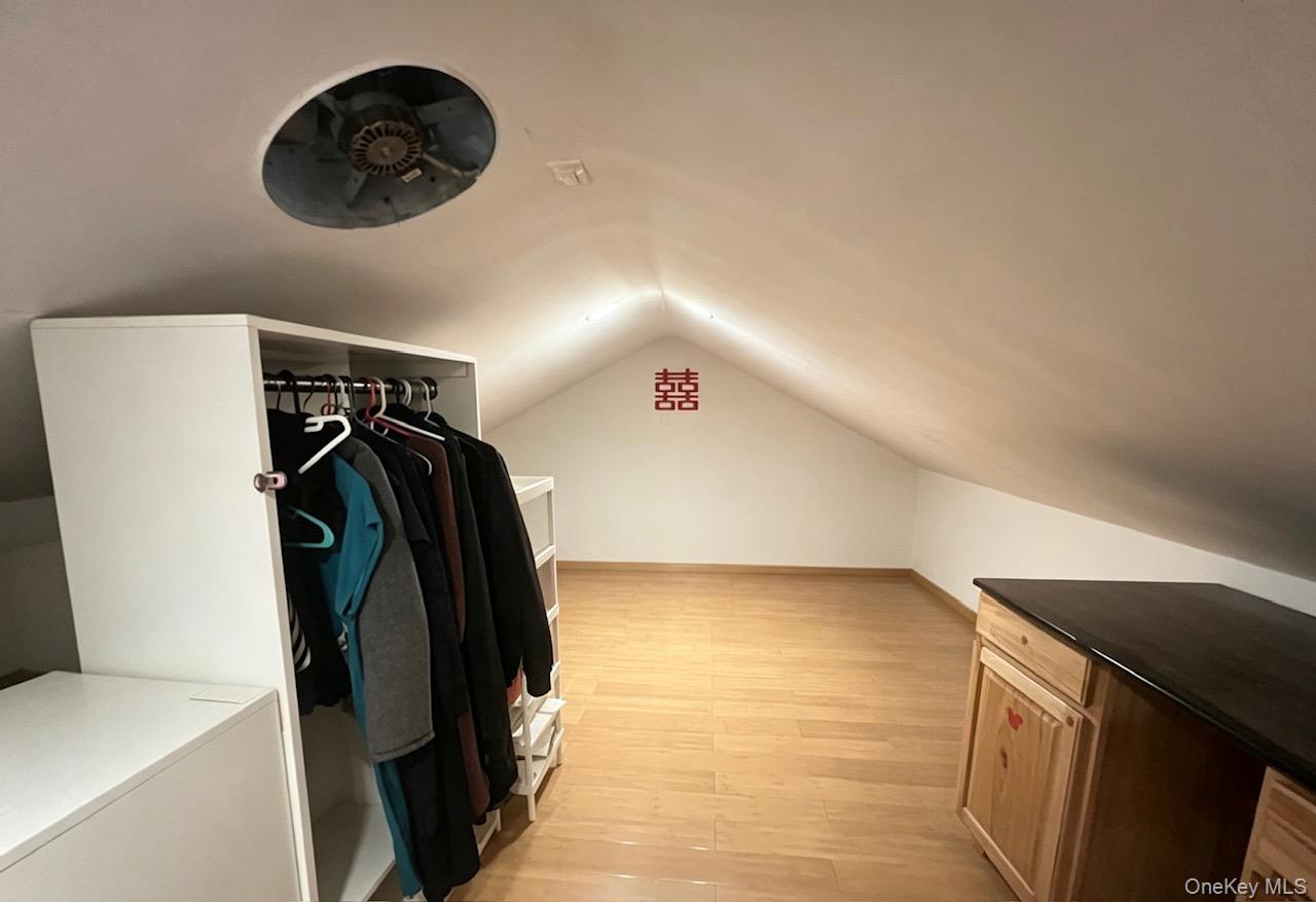 6946 138th Street B Property Photo 12
