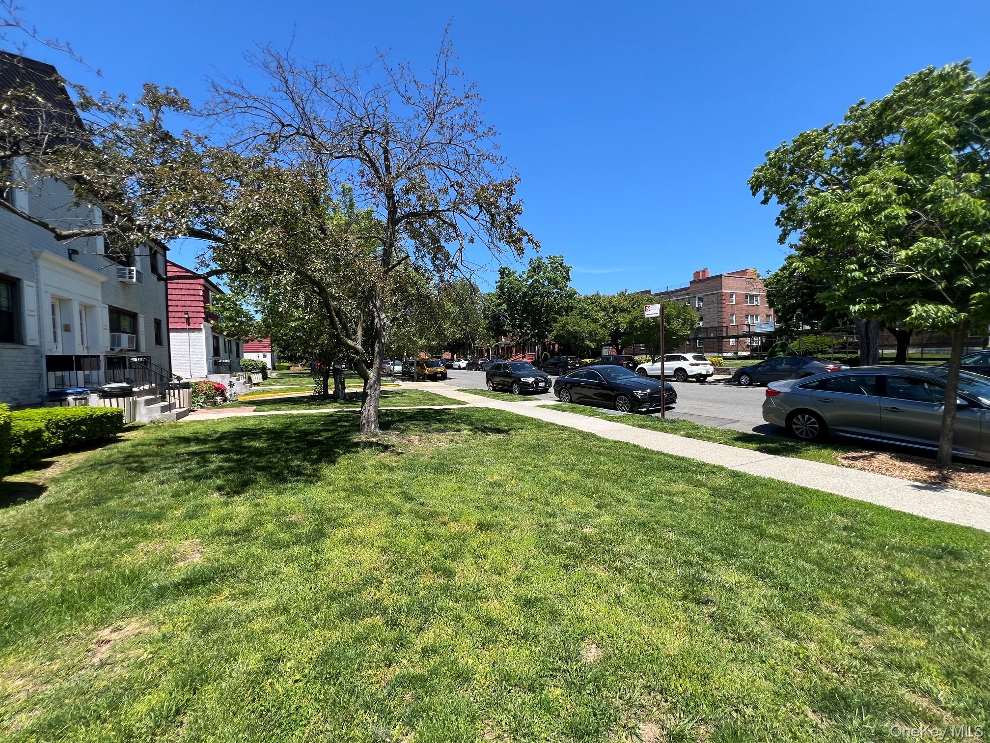 6946 138th Street B Property Photo 14
