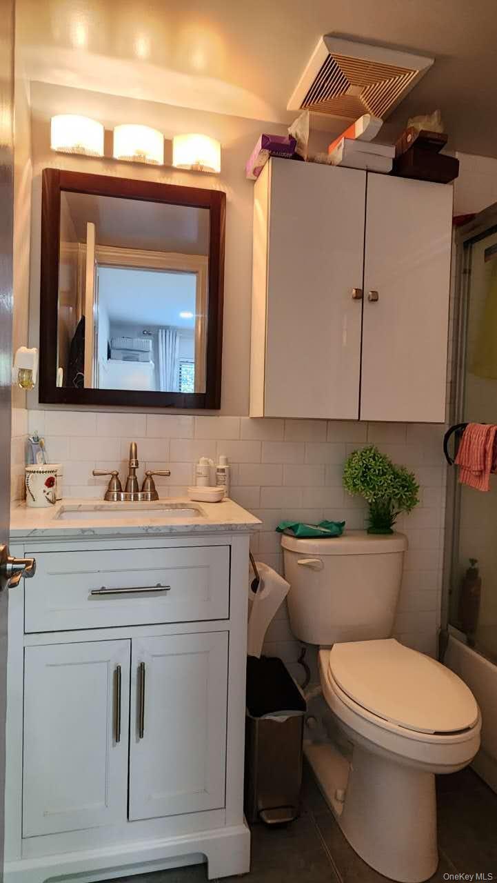 5-10 115th Street 2c Property Photo 8