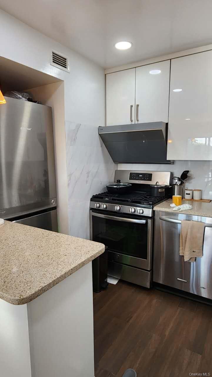 5-10 115th Street 2c Property Photo 13