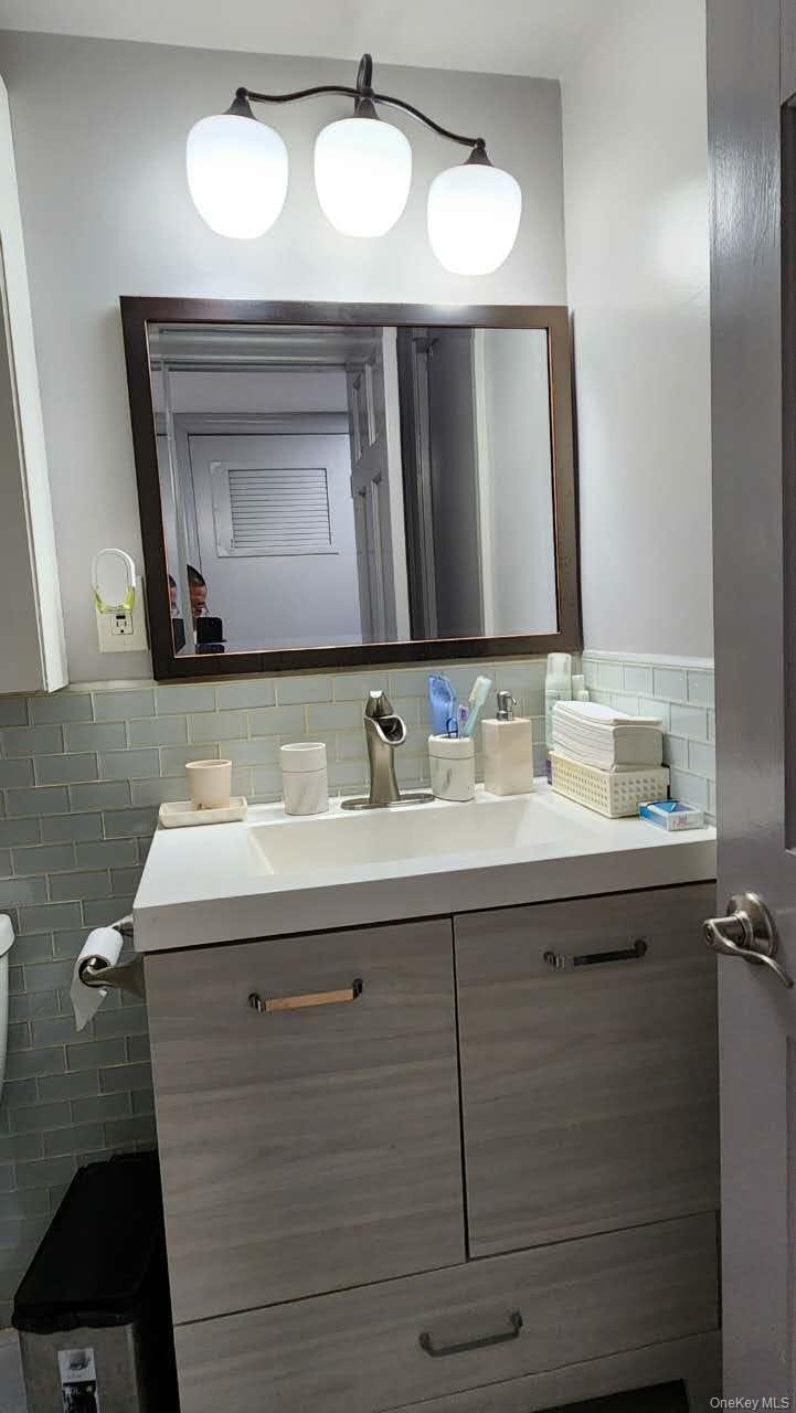 5-10 115th Street 2c Property Photo 15