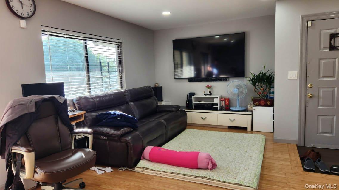 5-10 115th Street 2c Property Photo 16