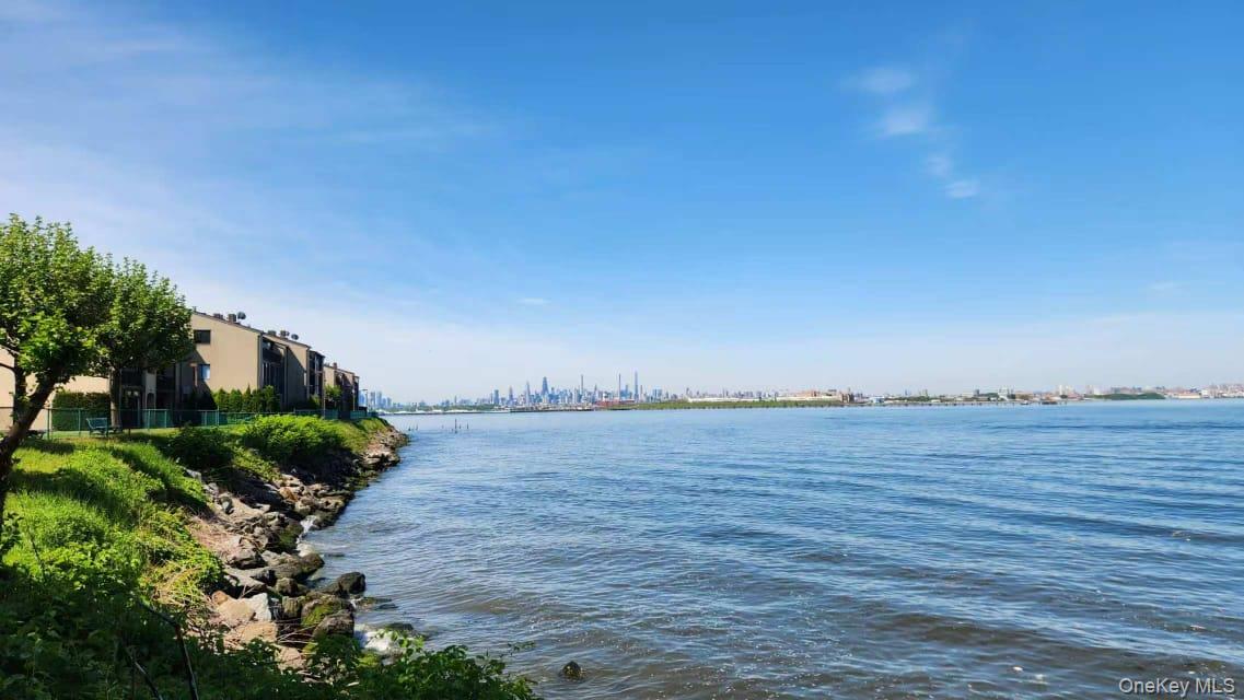 5-10 115th Street 2c Property Photo 17