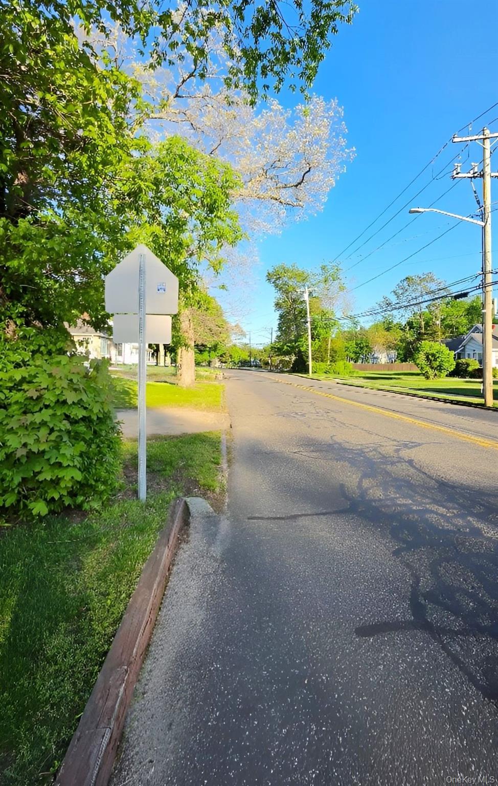 385 Half Hollow Road Property Photo 10