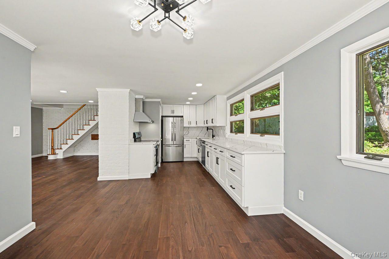 94 E East Way Property Photo 11