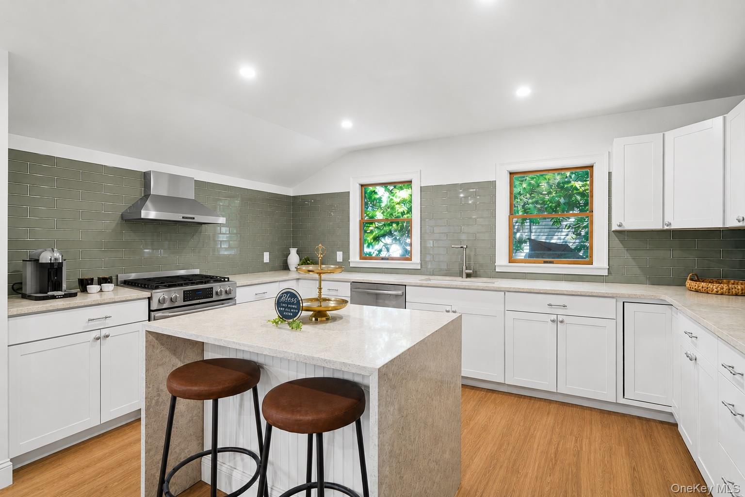 8 Wood Haven Place Property Photo 7