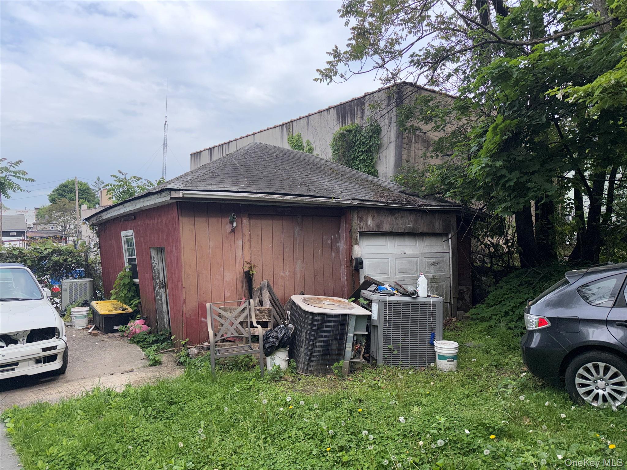 25 Union Avenue Property Photo 4
