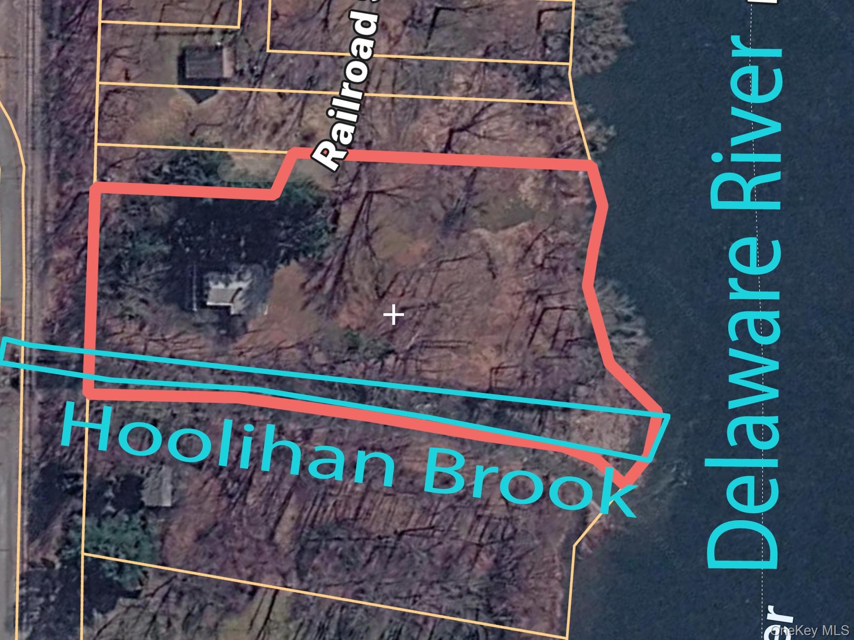 12 Railroad Street Property Photo 6