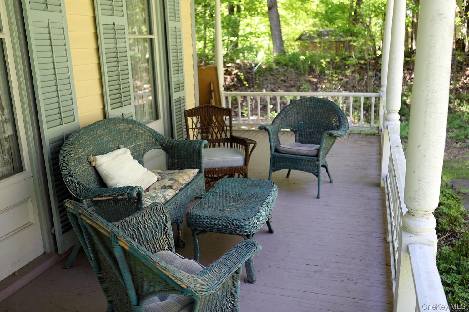 12 Railroad Street Property Photo 8