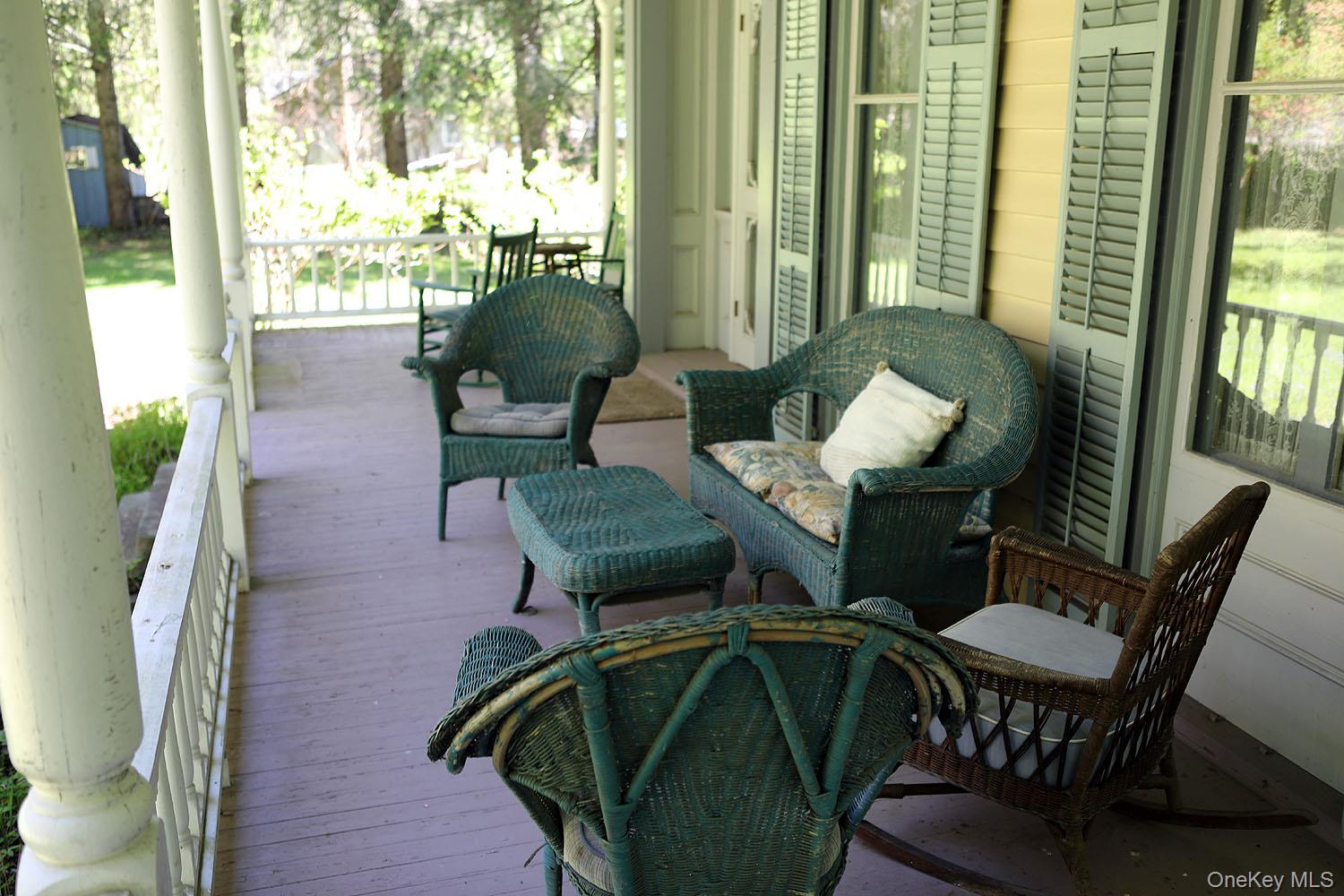 12 Railroad Street Property Photo 9