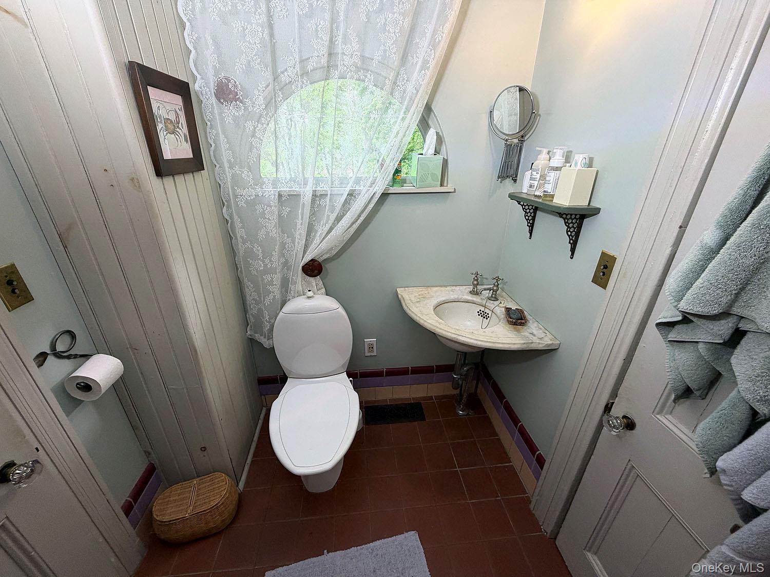 12 Railroad Street Property Photo 21