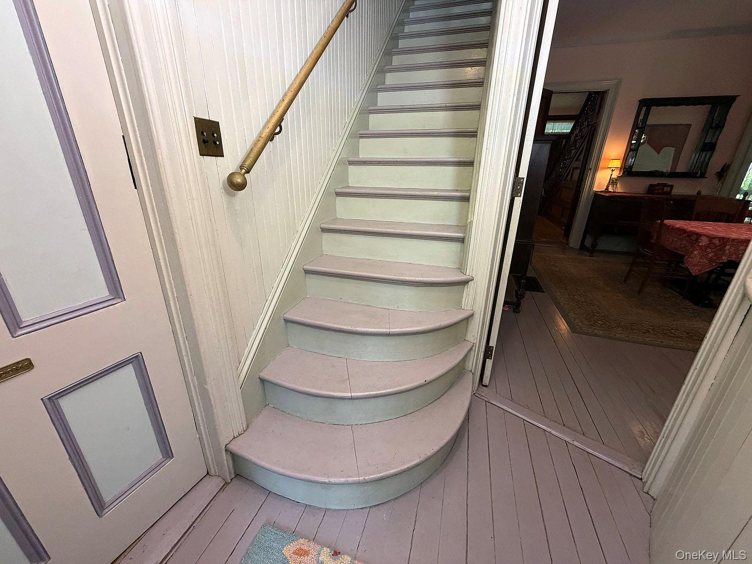 12 Railroad Street Property Photo 23