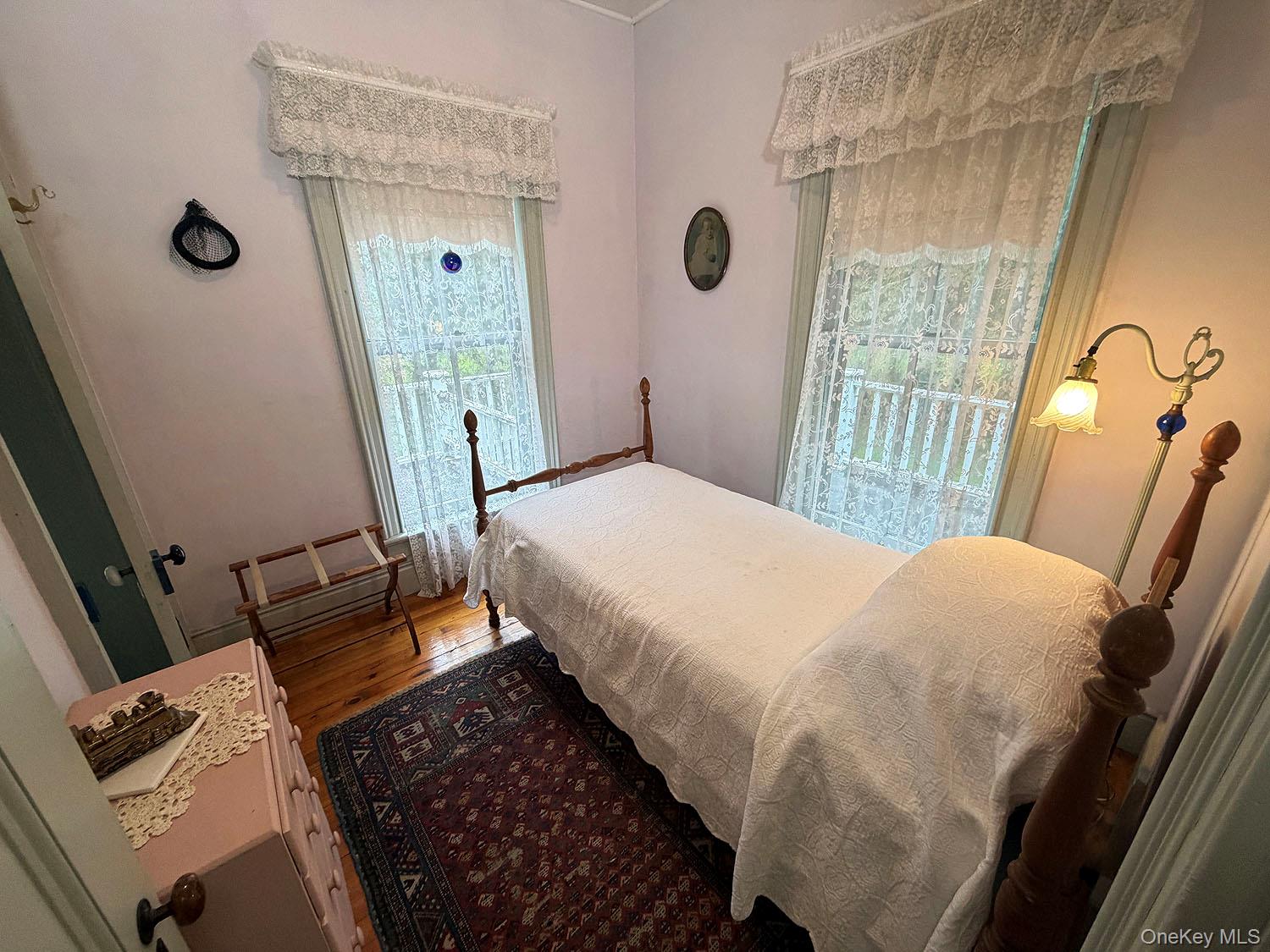 12 Railroad Street Property Photo 28