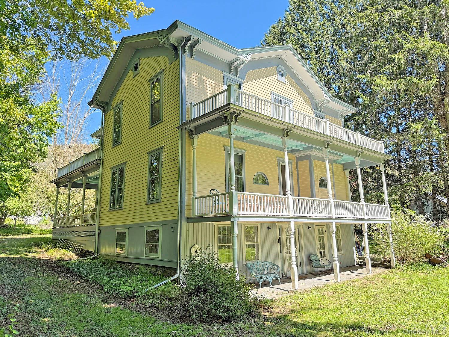 12 Railroad Street Property Photo 34