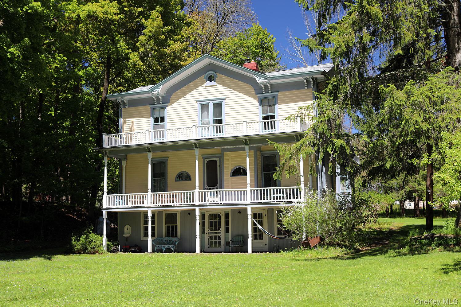 12 Railroad Street Property Photo 35