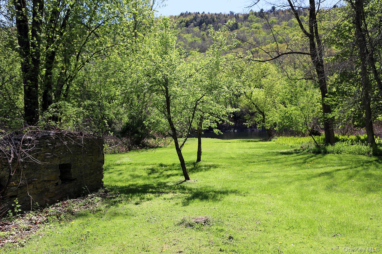 12 Railroad Street Property Photo 42
