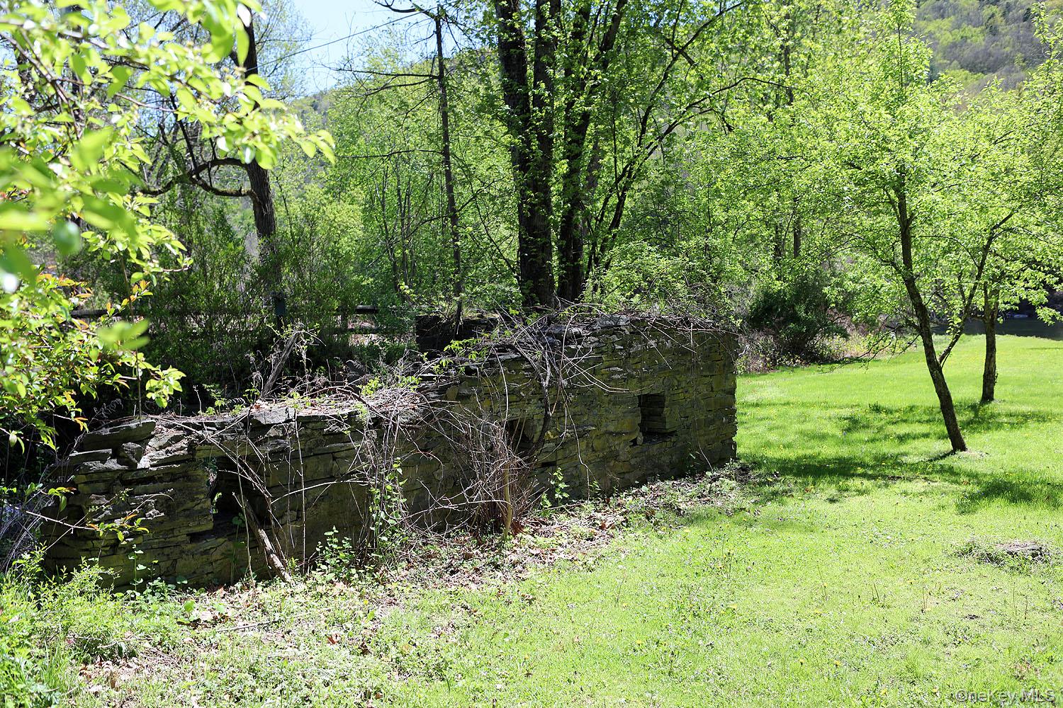 12 Railroad Street Property Photo 43