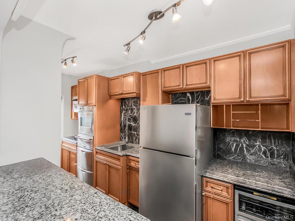470 N Broadway B34 Property Photo 1