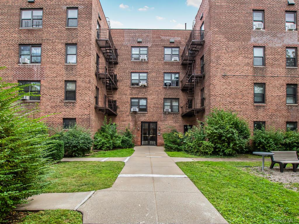 470 N Broadway B34 Property Photo 9