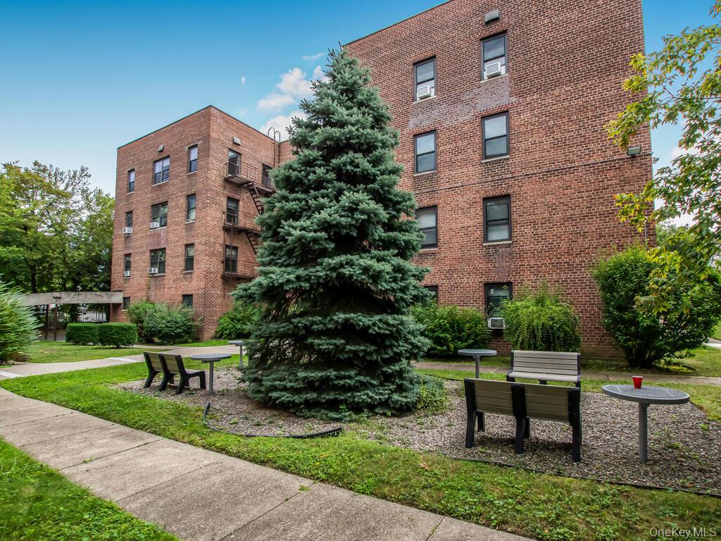 470 N Broadway B34 Property Photo 11