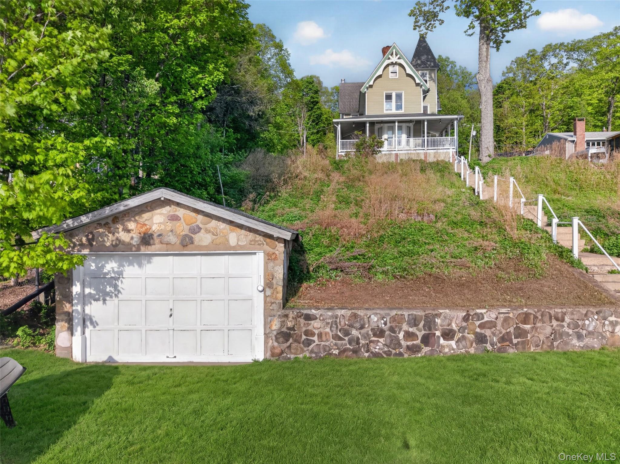 83 Edgemere Avenue Property Photo 14