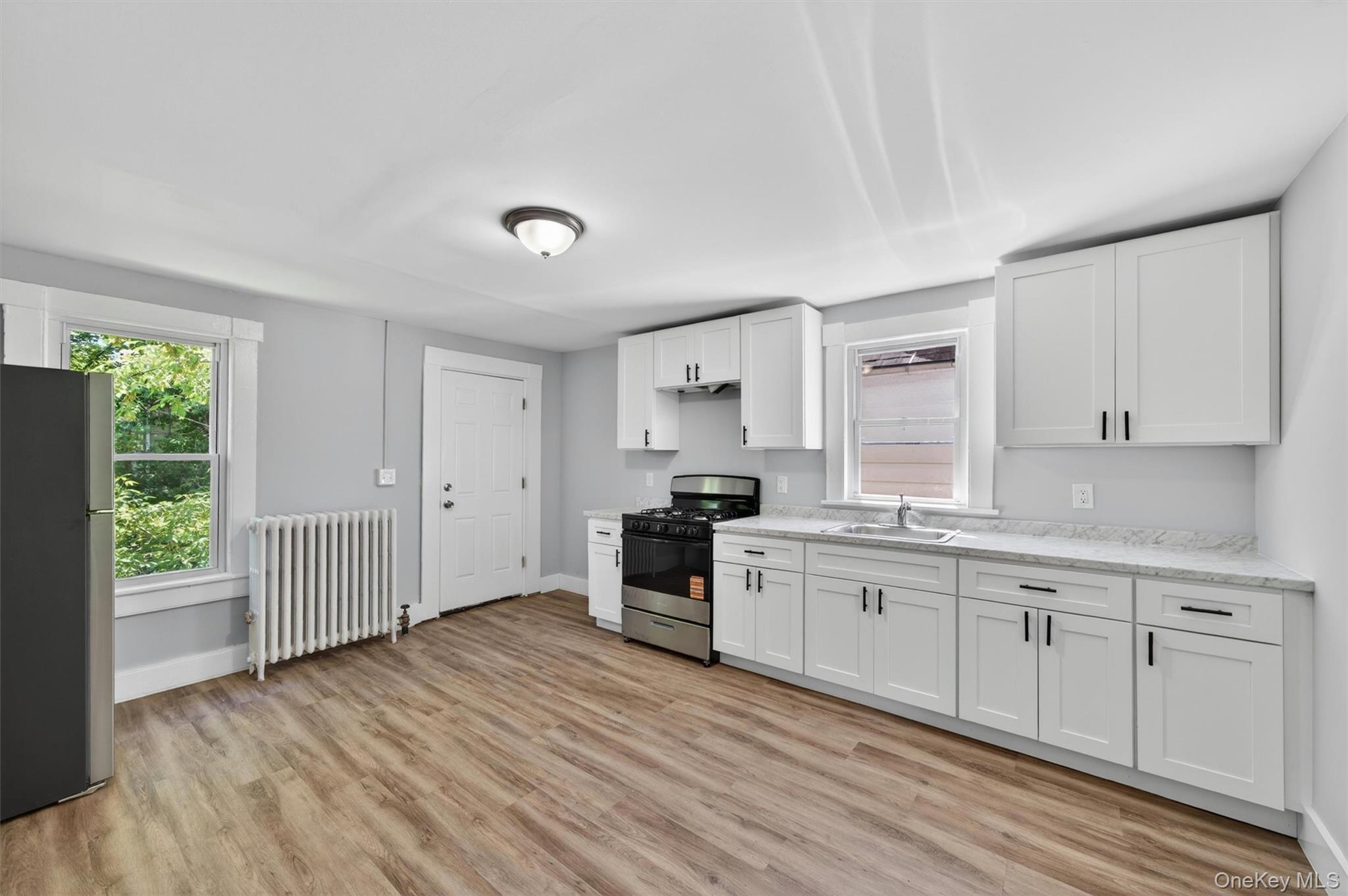 90 Montgomery Street Upper Property Photo 3