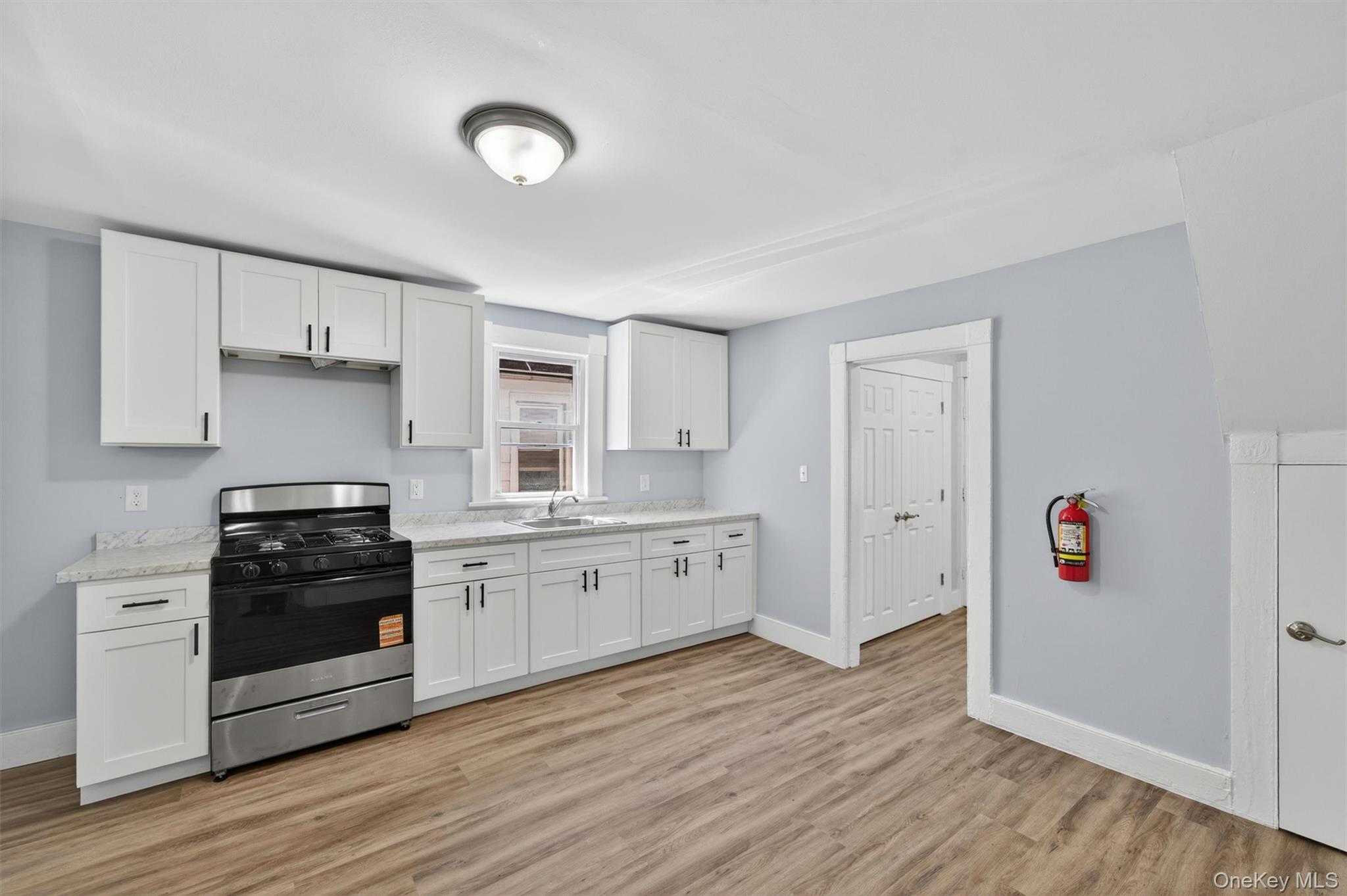 90 Montgomery Street Upper Property Photo 7
