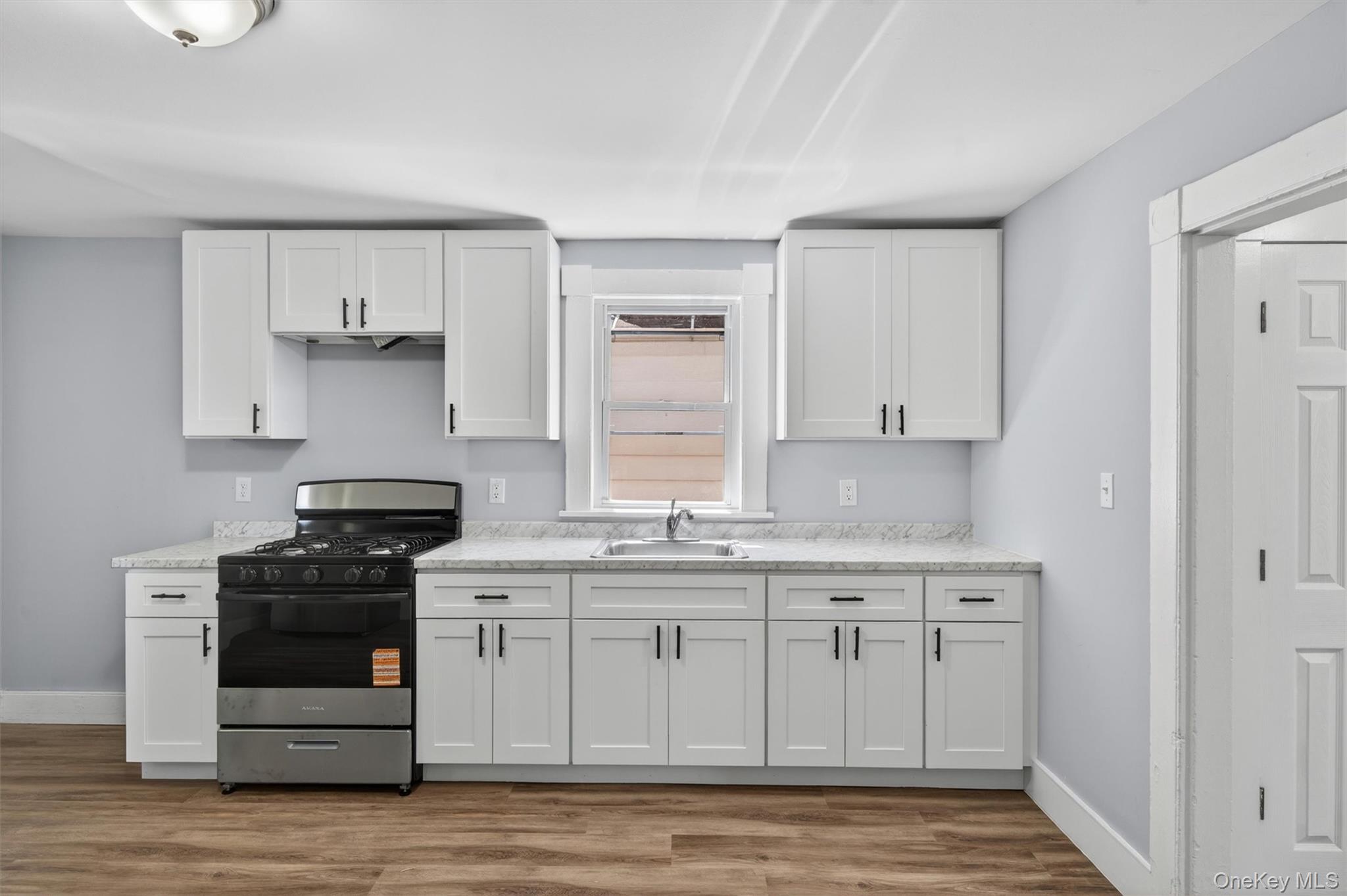 90 Montgomery Street Upper Property Photo 8