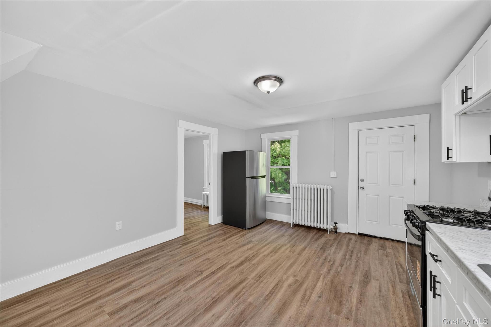90 Montgomery Street Upper Property Photo 9