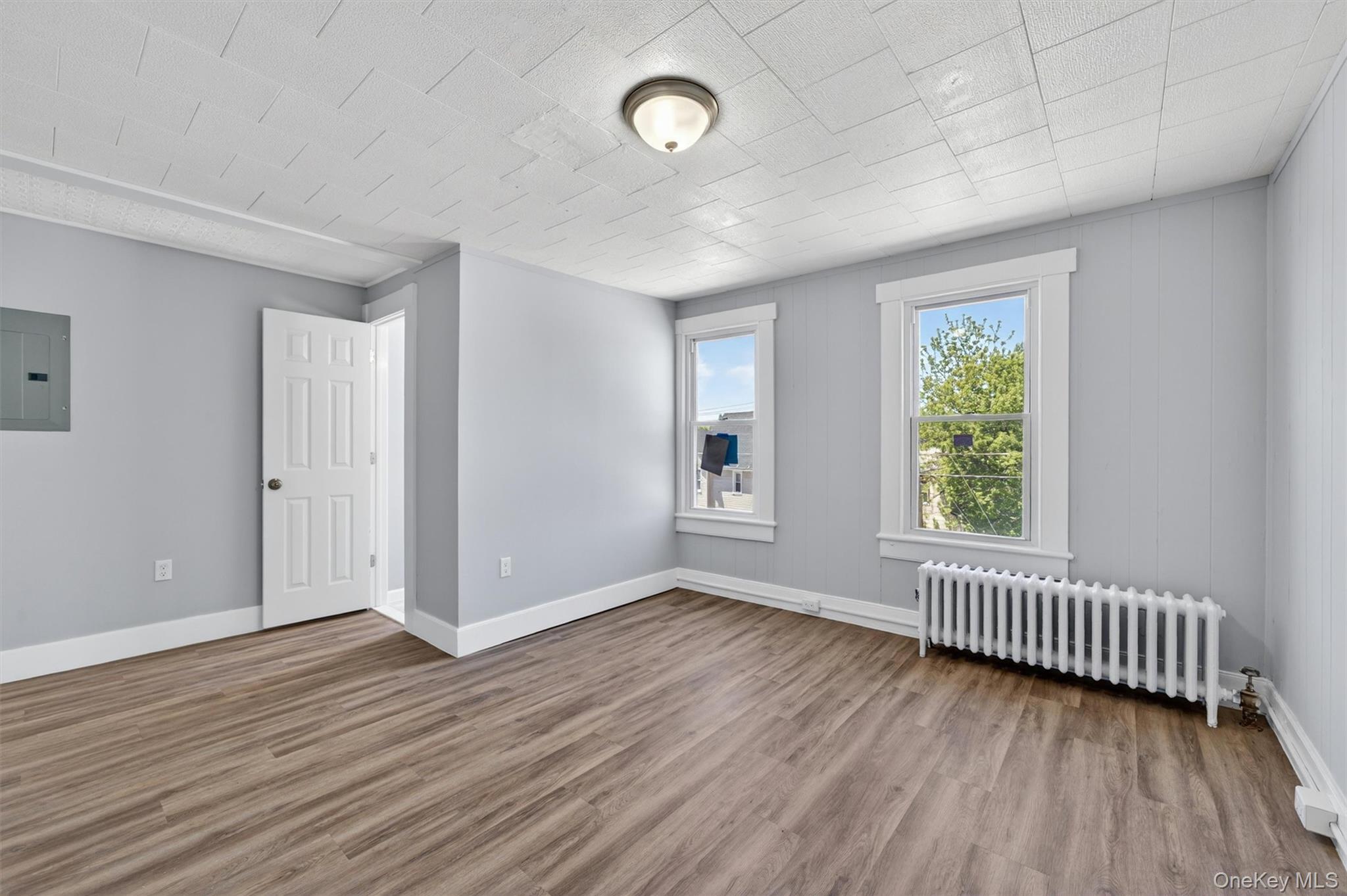 90 Montgomery Street Upper Property Photo 15